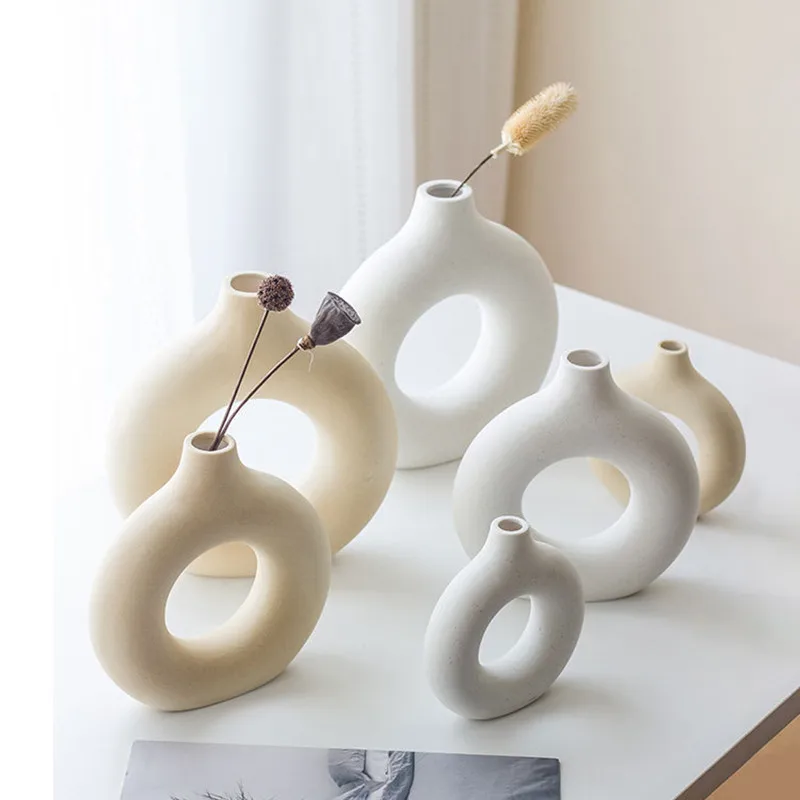 Hadran Circular Ceramic Vase - Image 2