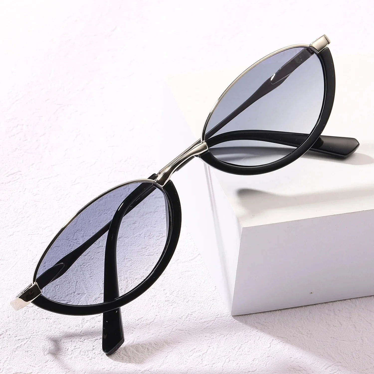 Luna Edge Sunglasses - Image 2