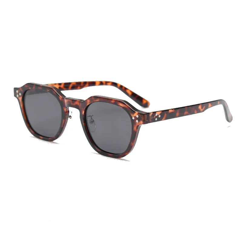 Meris Retro Shades - Image 4
