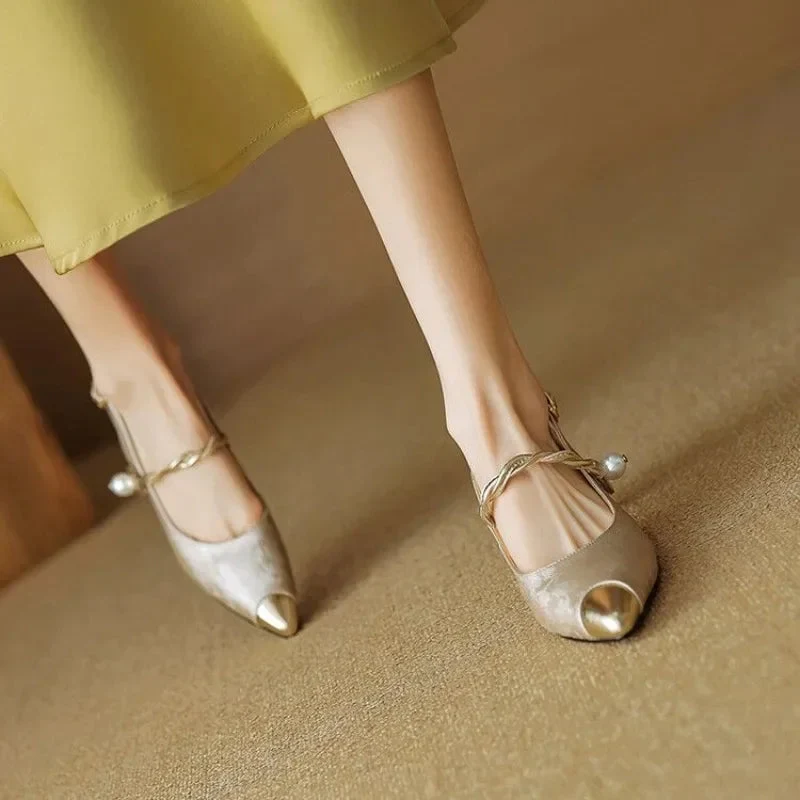 Savana Kitten Heels - Image 3
