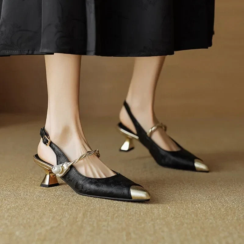 Savana Kitten Heels - Image 6