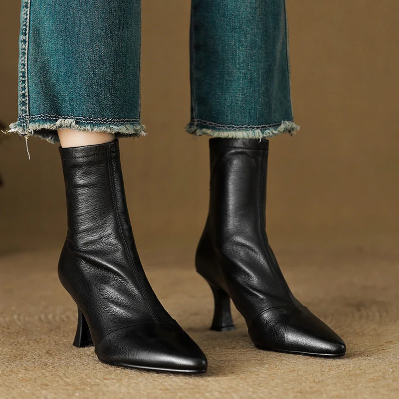 Solven Pointed Slim Boots - Image 16